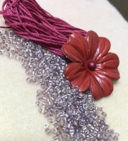 やさしいハンドメイド教室～かぎ針で編むお花のネックレス～　1日講座