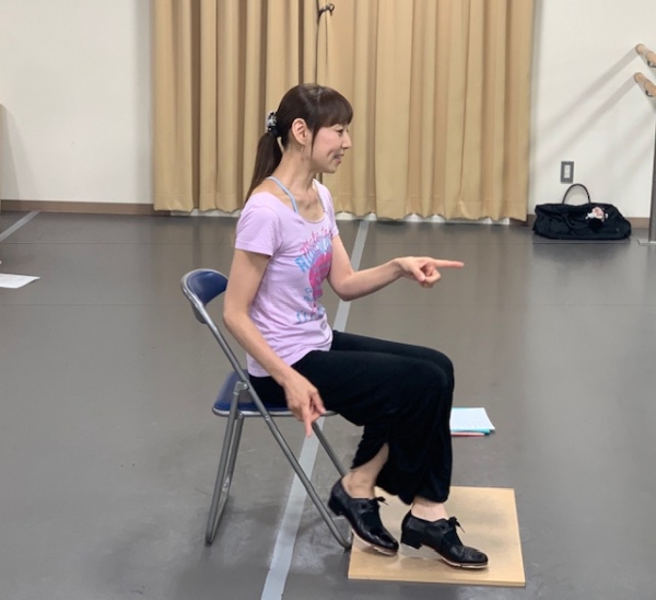 腰掛タップダンス